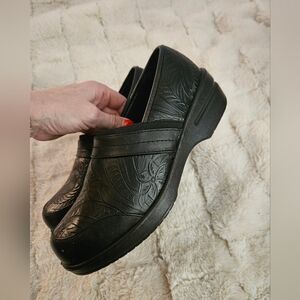 Easy Street Black Embossed Clogs